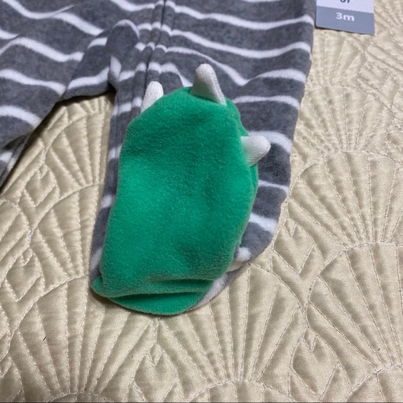 🌸NWT CARTERS STRIPED FLEECE DINOSAUR ONESIE - Picture 3 of 4
